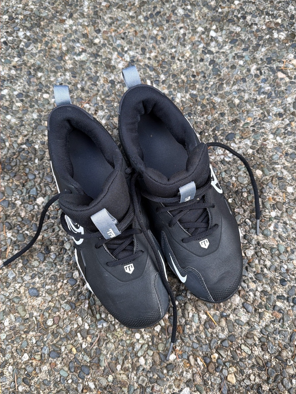 Nike Black Cleats (Mike Trout) with White Logo youth size 6